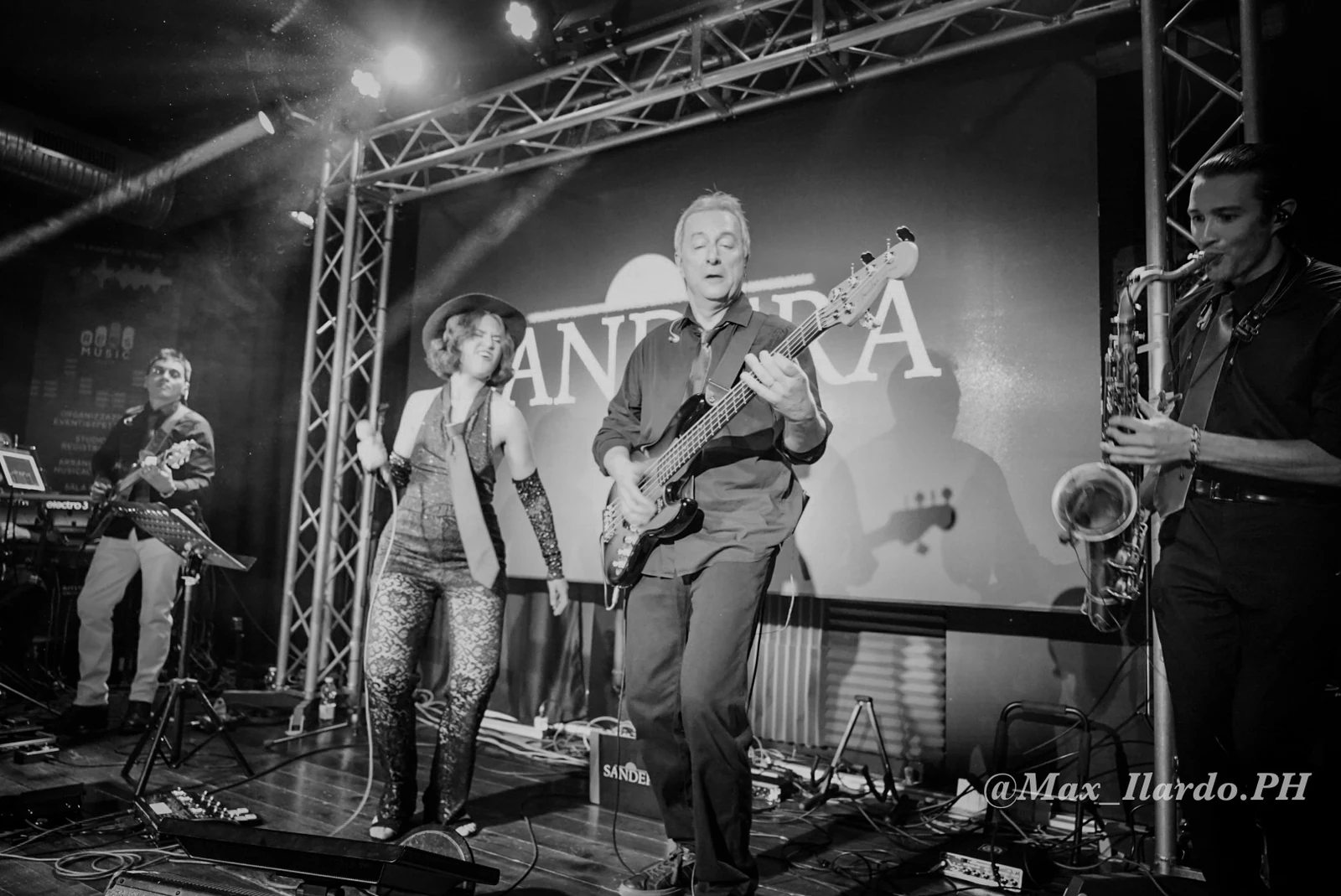 La band durante un momento del live